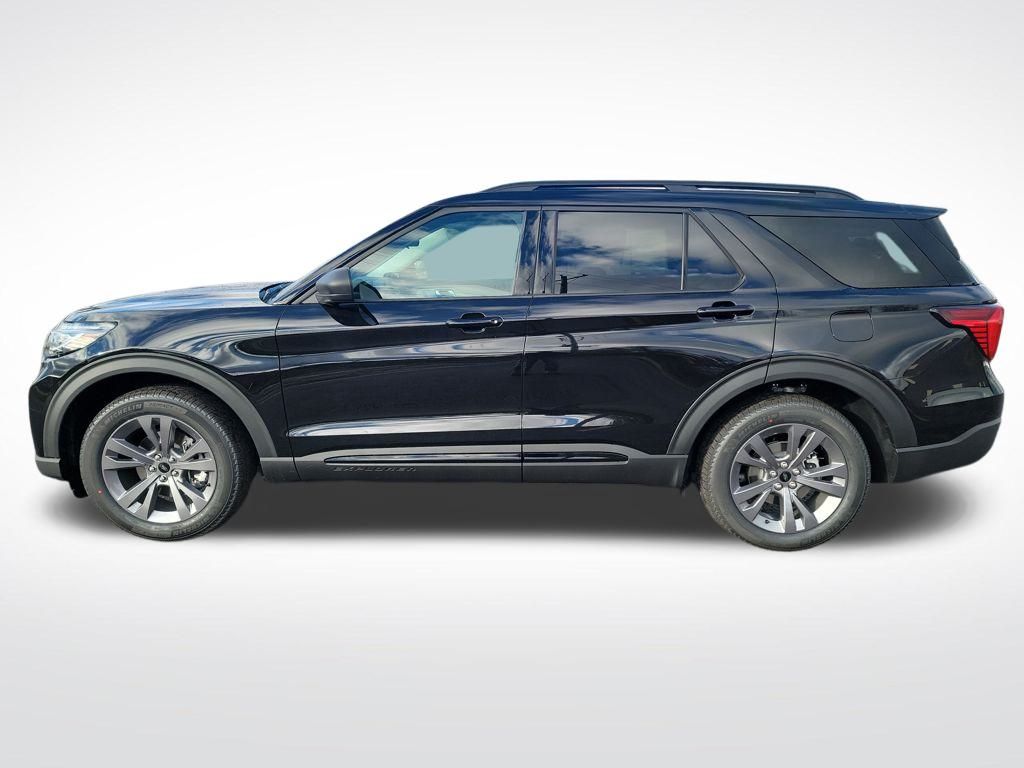 2026 Ford Explorer photo 2