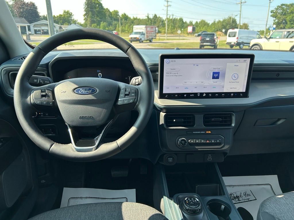 2025 Ford Maverick XLT - Photo 13