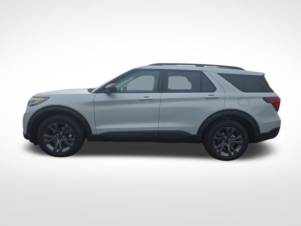 2026 Ford Explorer photo 2