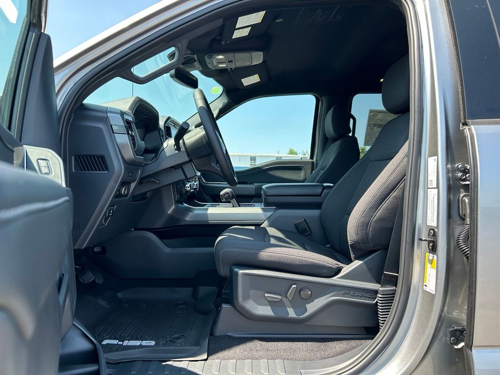 2026 Ford F-150 XLT - Photo 9