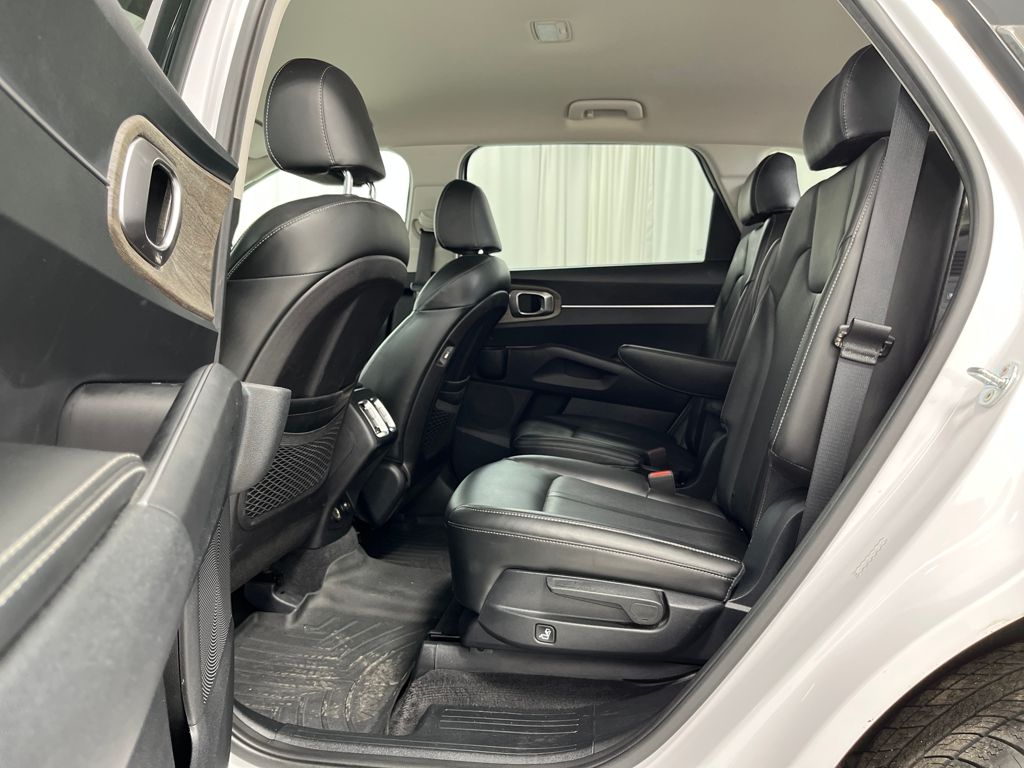 2021 Kia Sorento EX - Photo 27