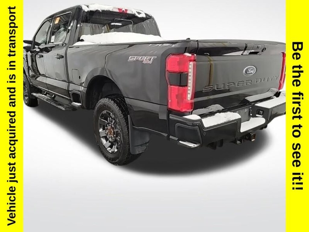 Used 2023 Ford F-250SD Lariat Truck Crew Cab