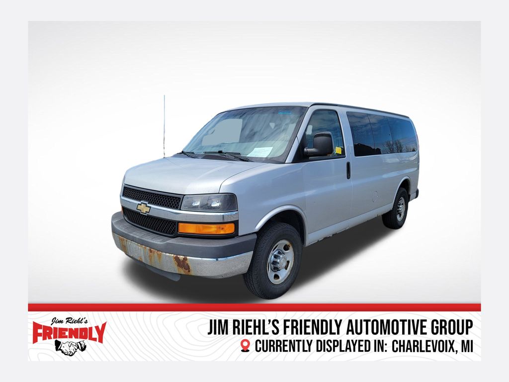 2010 Chevrolet Express 2500 LS's photo