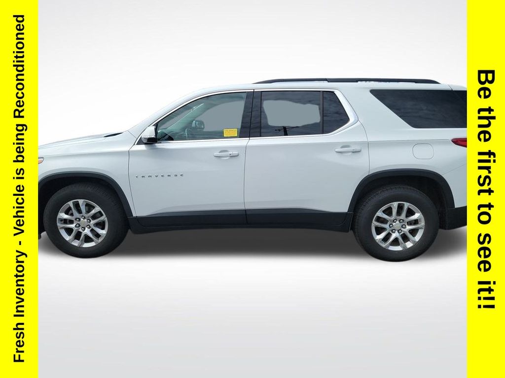 2019 Chevrolet Traverse Cloth 1LT photo 2