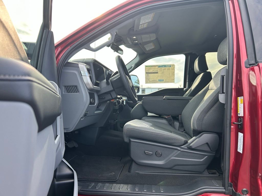 2026 Ford F-250 Super Duty XLT - Photo 9
