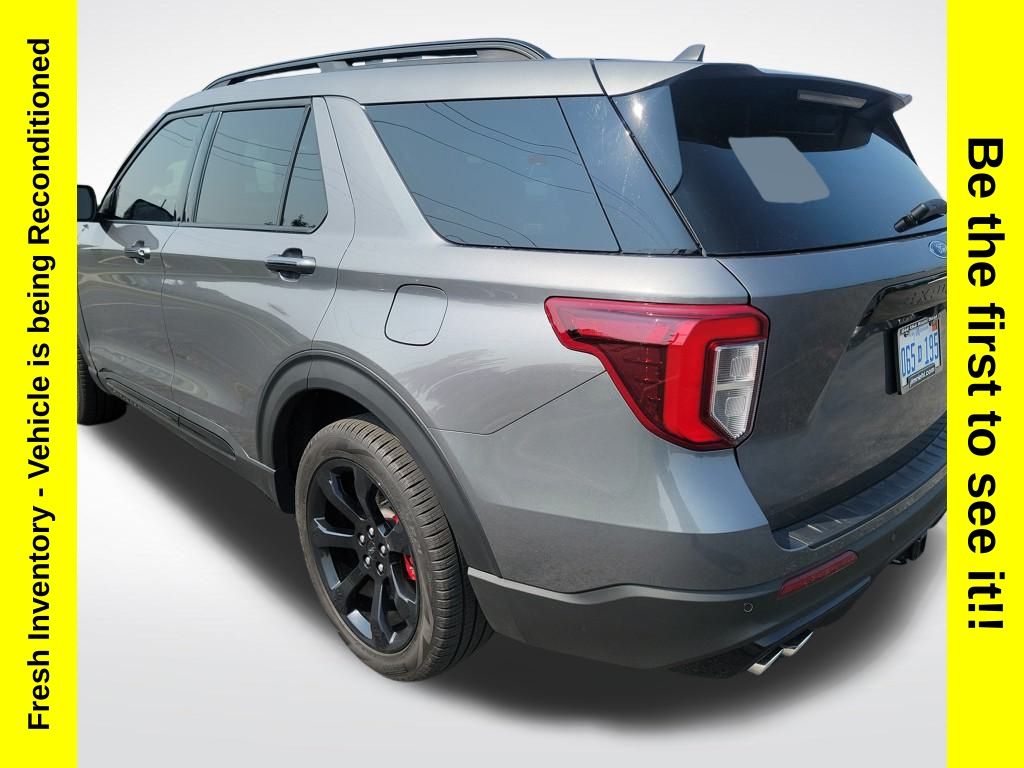 2023 Ford Explorer ST photo 2