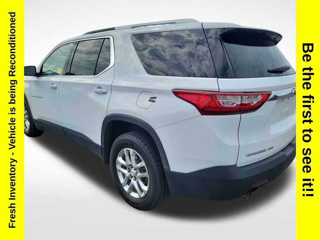 2018 Chevrolet Traverse Cloth 1LT photo 2
