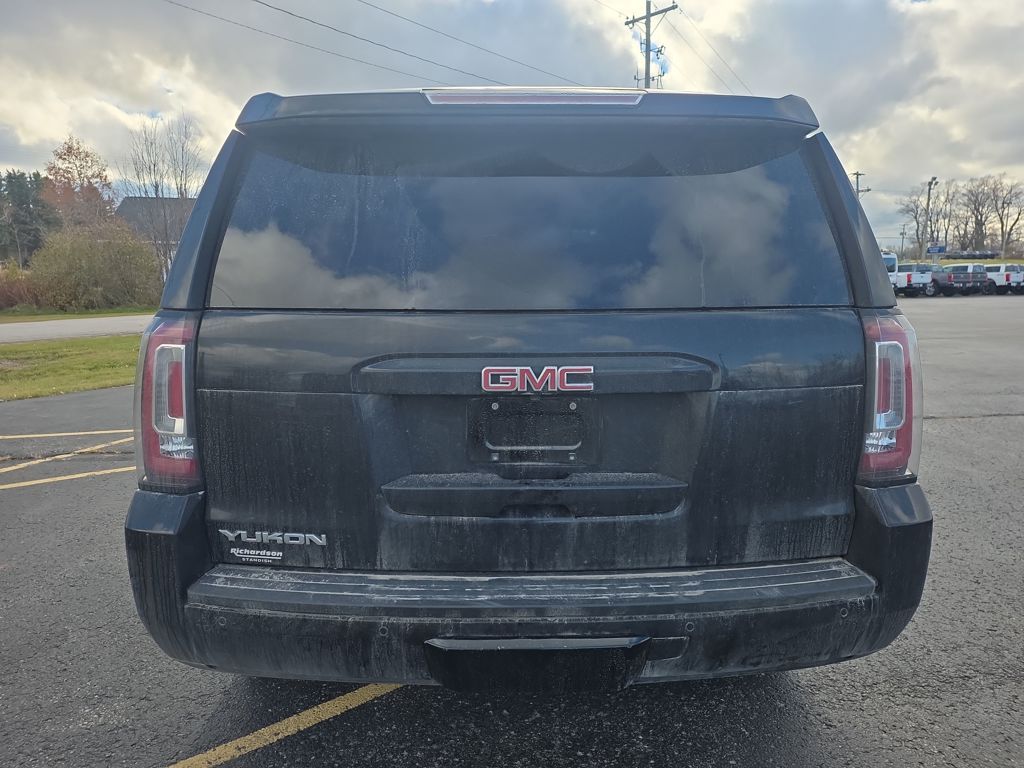 2016 Gmc Yukon SLT photo 2