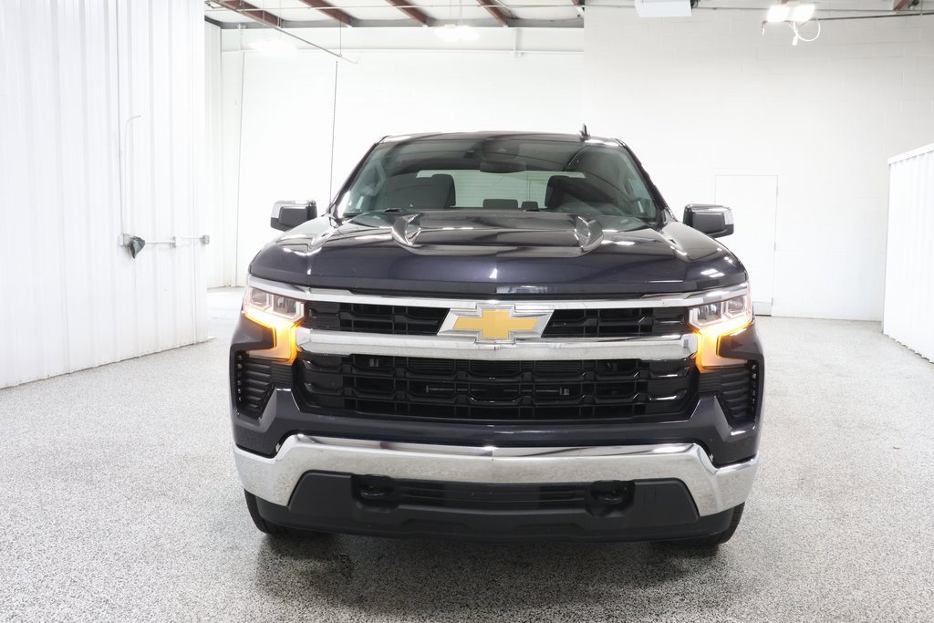 2022 Chevrolet Silverado 1500 LT photo 3