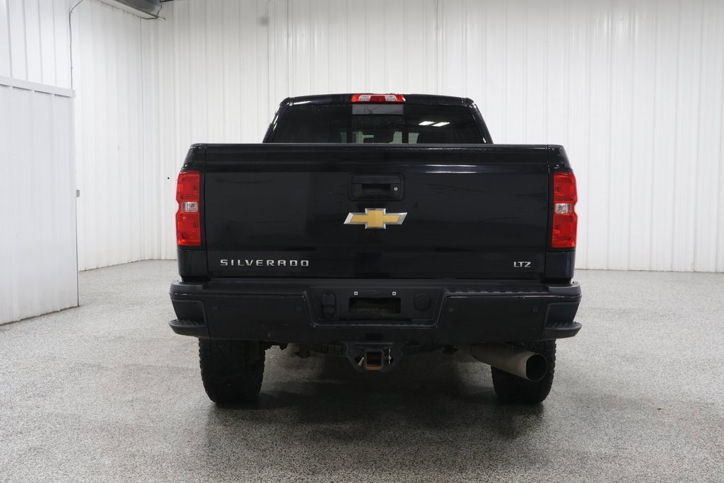 2018 Chevrolet Silverado LTZ photo 4