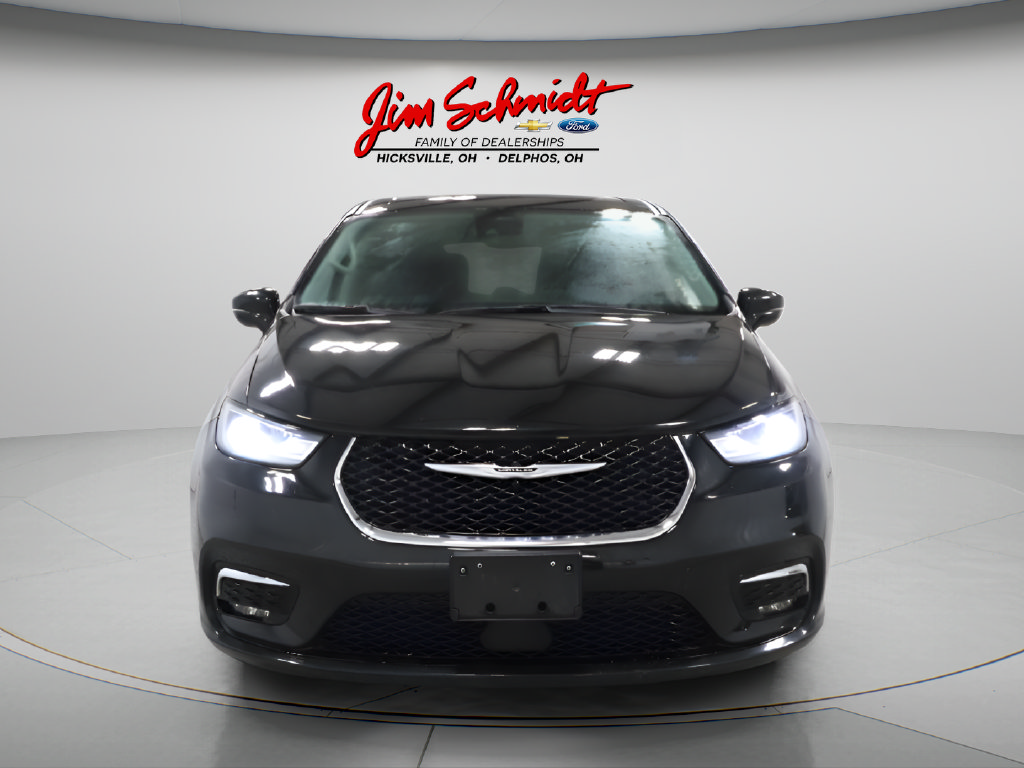 Used 2024 Chrysler Pacifica Touring L Van Passenger Van