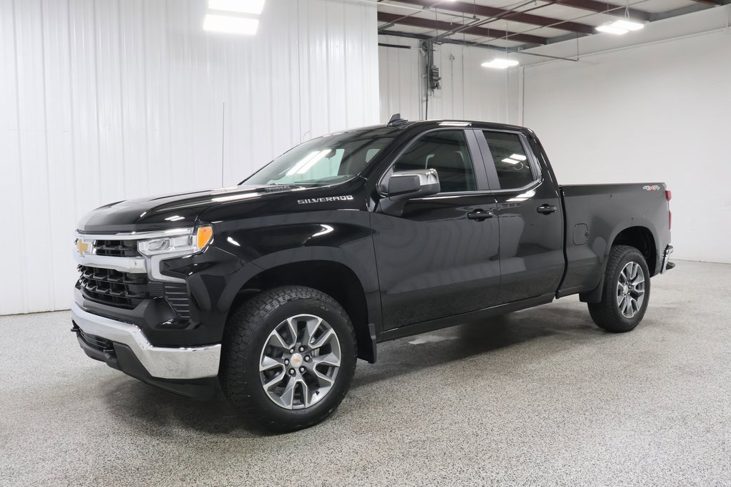 2026 Chevrolet Silverado 1500 LT photo 2