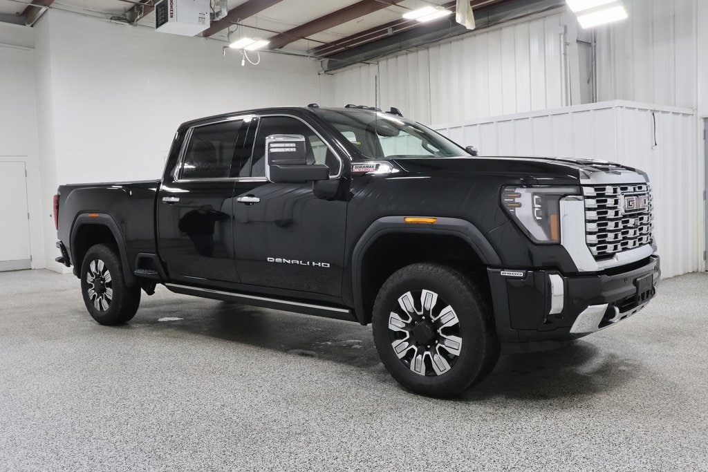 2024 GMC Sierra 2500HD Denali's photo