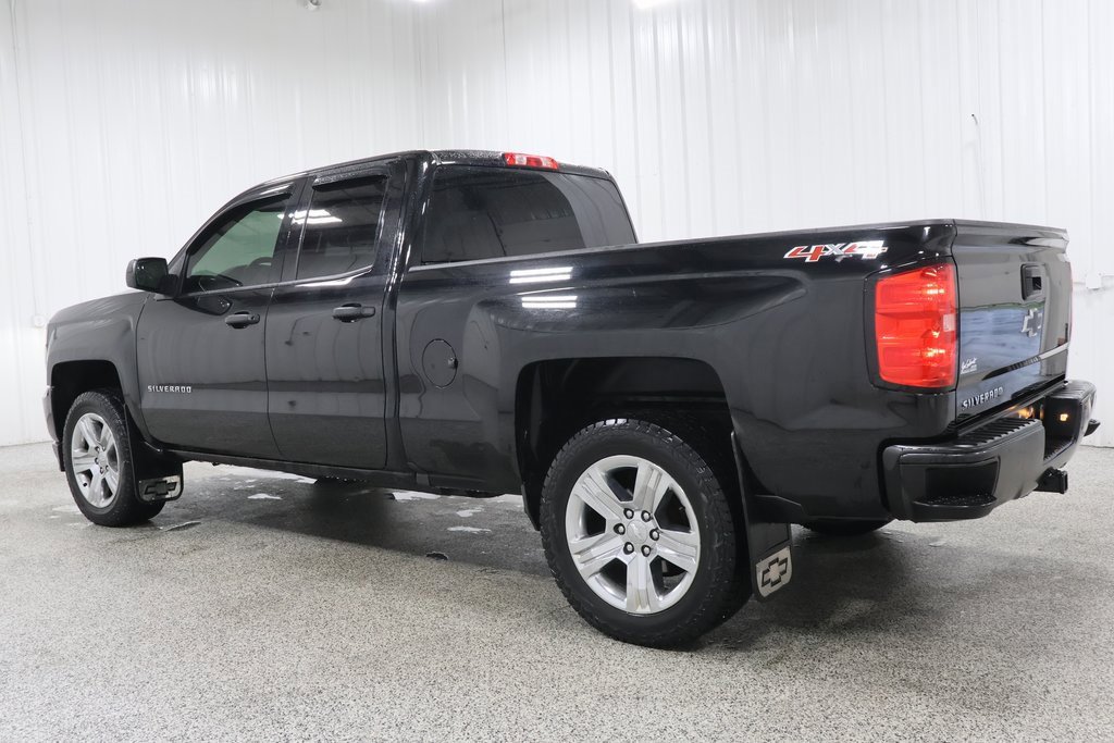 2017 Chevrolet Silverado 1500 Custom photo 4