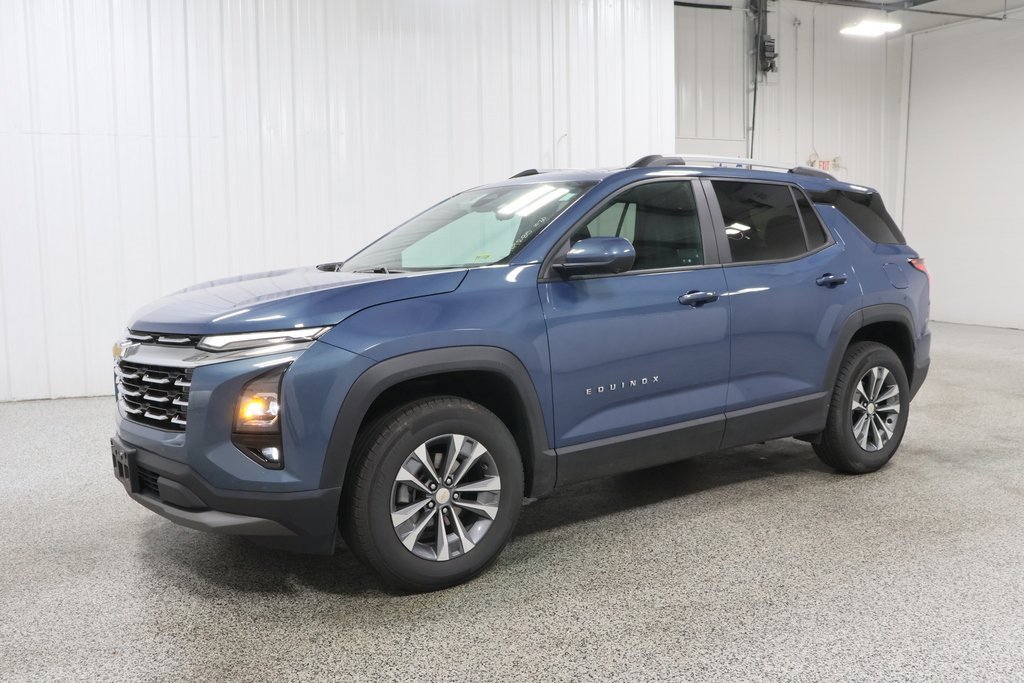 2025 Chevrolet Equinox LT photo 2