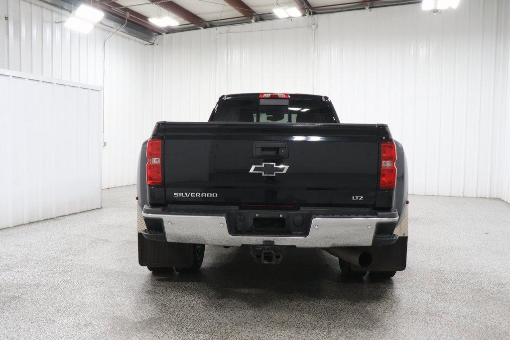 2016 Chevrolet Silverado LTZ photo 4