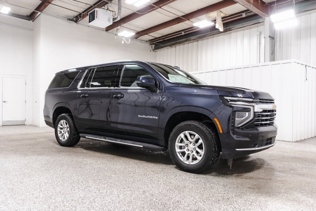 Used 2025 Chevrolet Suburban LT SUV