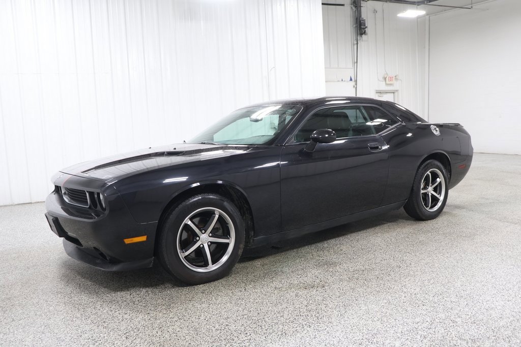 Used 2010 Dodge Challenger SE with VIN 2B3CJ4DV3AH109168 for sale in Hicksville, OH