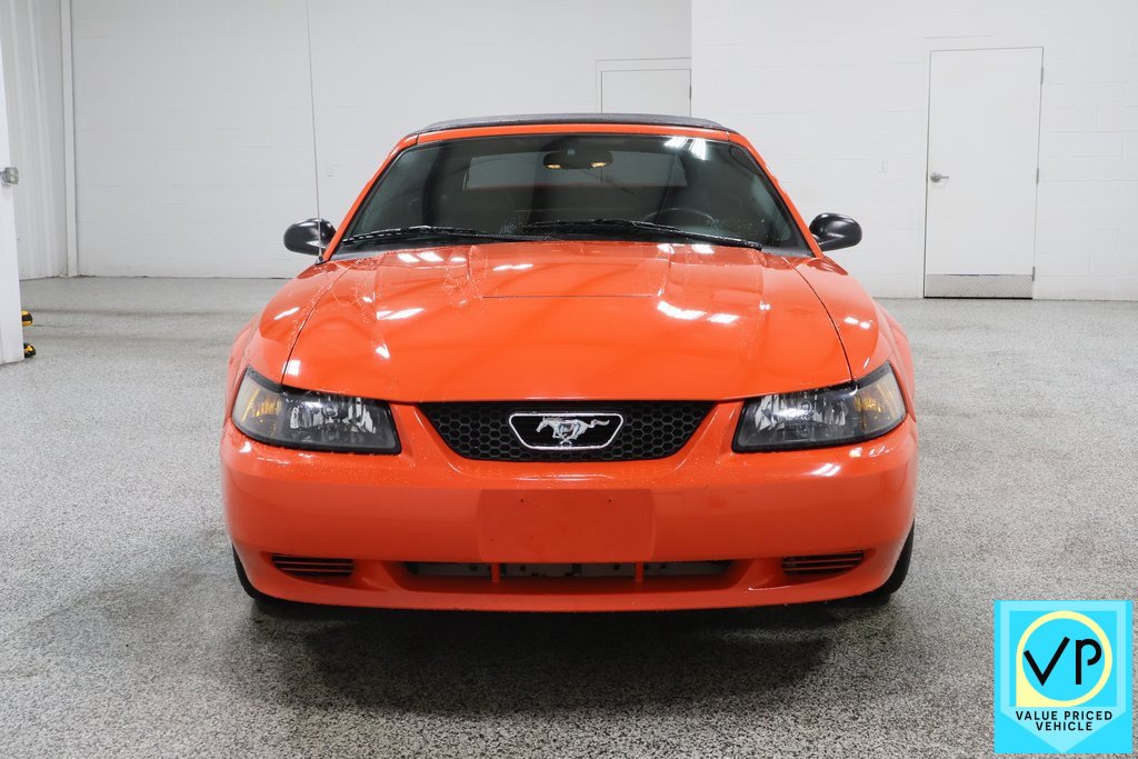 2004 Ford Mustang Deluxe Convertible photo 3