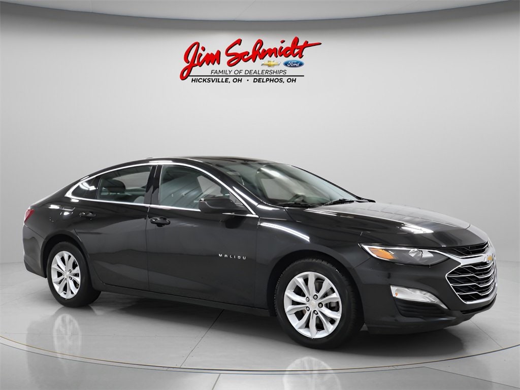 2022 Chevrolet Malibu LT's photo