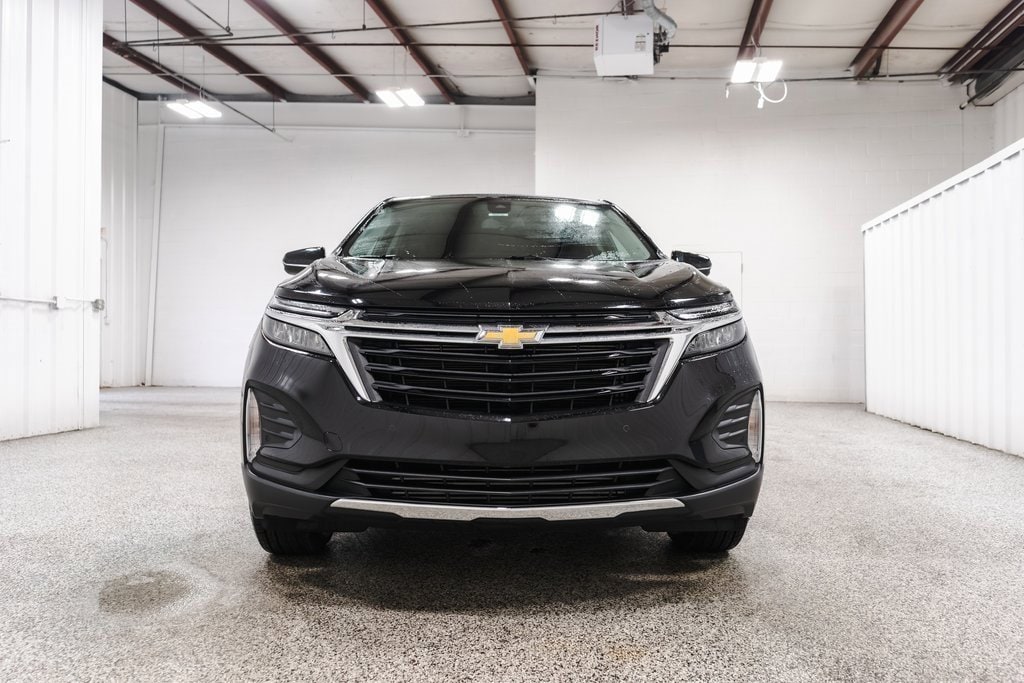 Used 2022 Chevrolet Equinox LT with VIN 3GNAXUEV0NL140093 for sale in Hicksville, OH