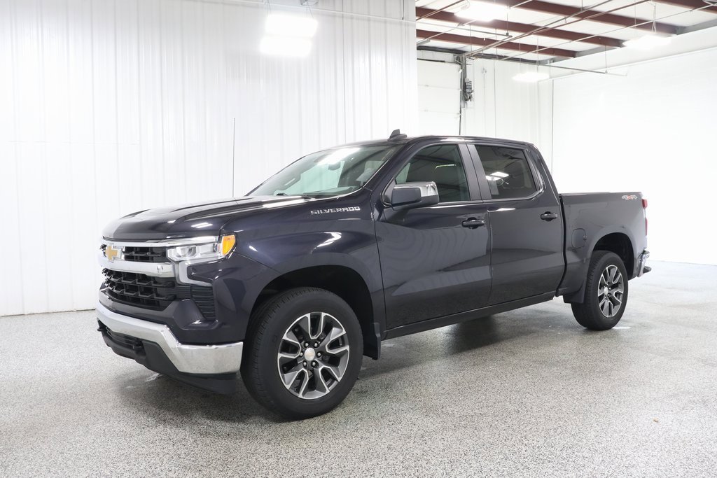 2022 Chevrolet Silverado 1500 LT photo 2