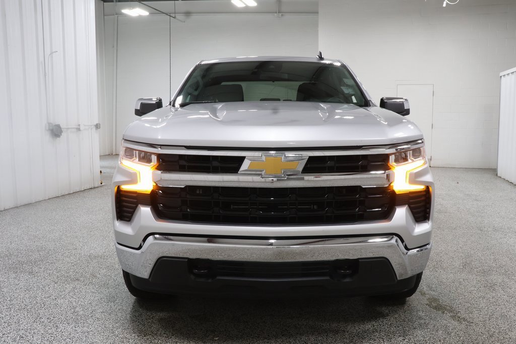 2022 Chevrolet Silverado 1500 LT photo 3