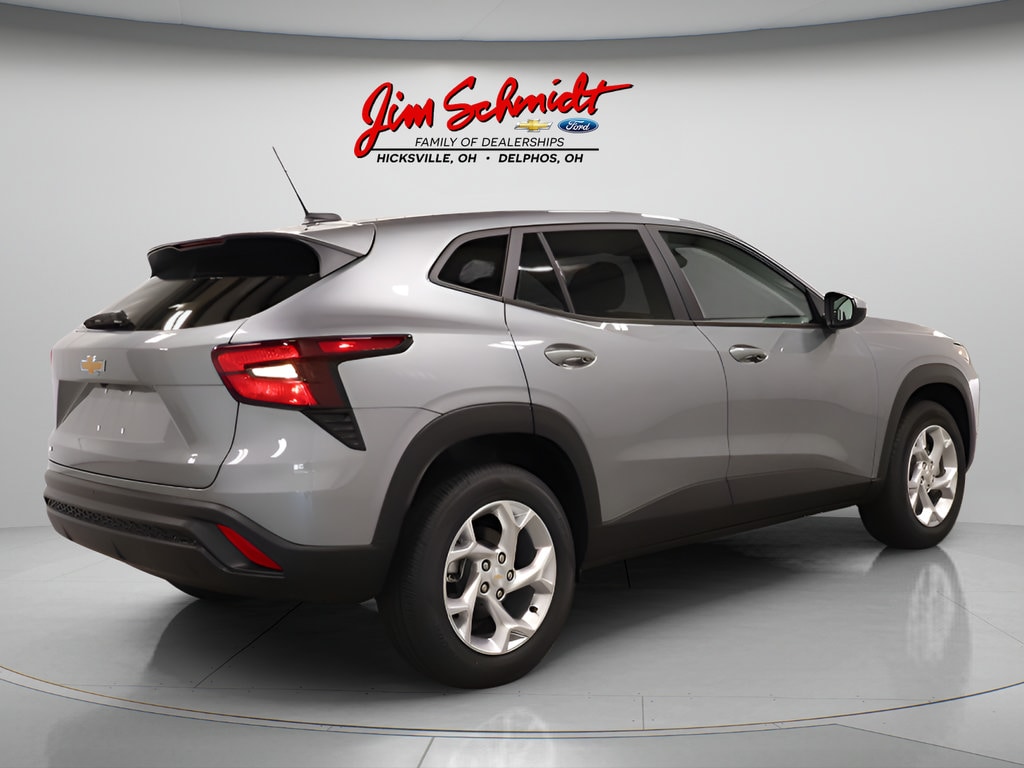 2026 Chevrolet Trax LS - Photo 6