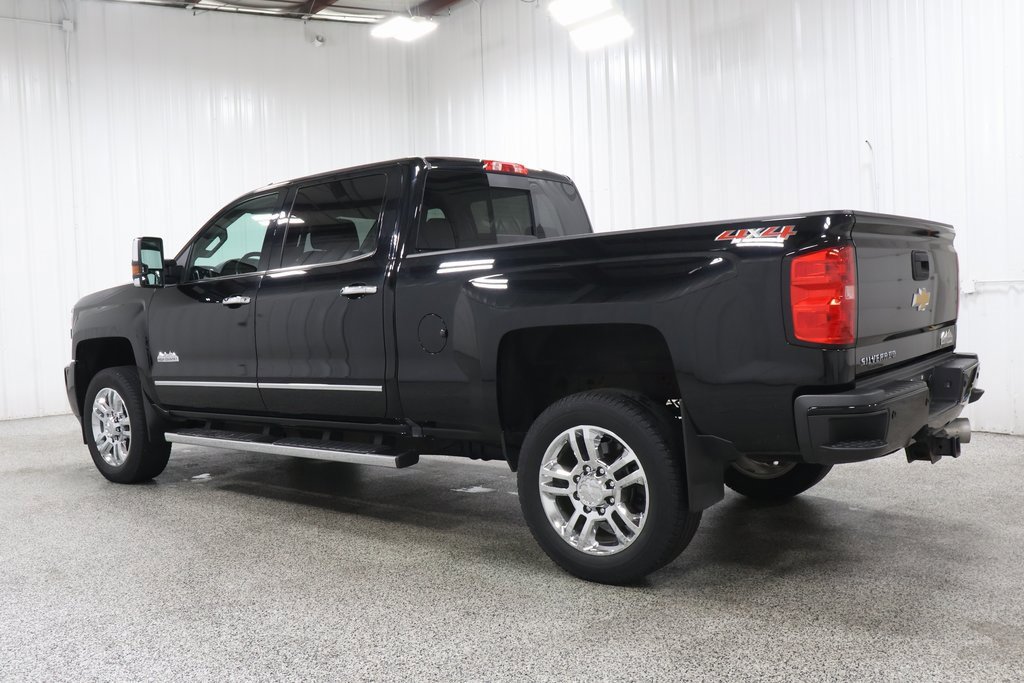 2019 Chevrolet Silverado 2500HD High Country photo 3