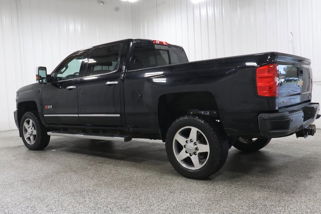 2018 Chevrolet Silverado LTZ photo 3