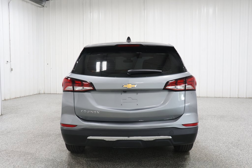 2024 Chevrolet Equinox LT photo 3