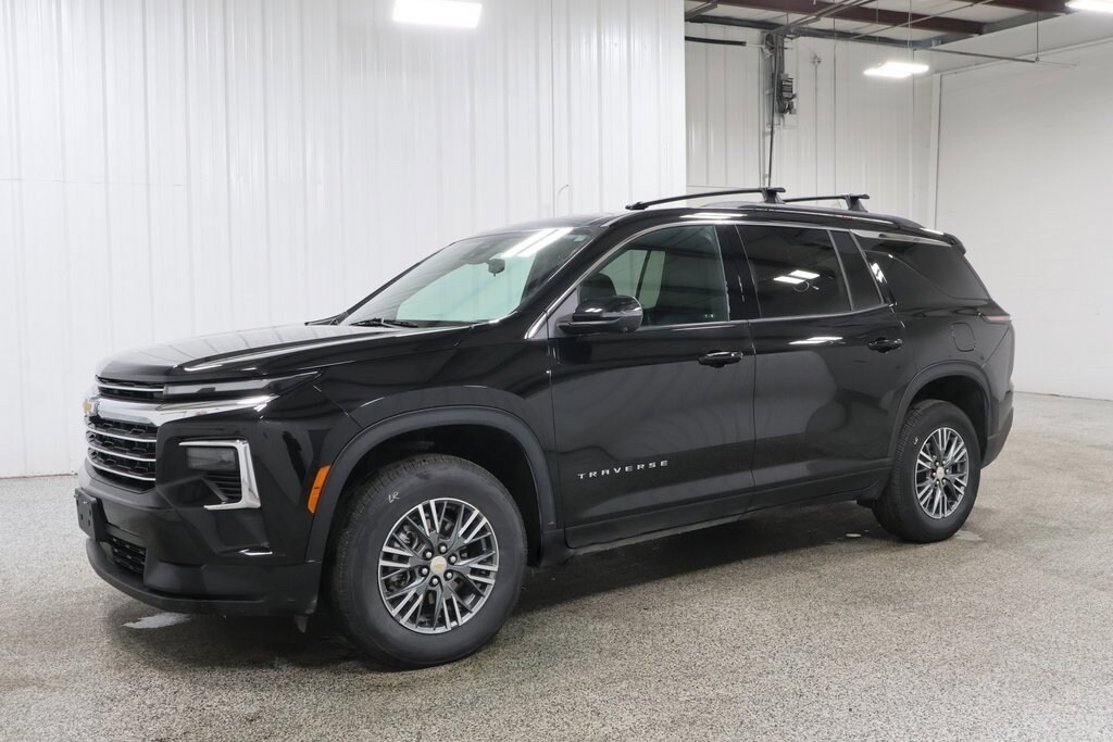 Used 2024 Chevrolet Traverse LT SUV