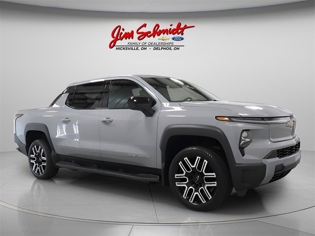 2026 Chevrolet Silverado EV LT's photo