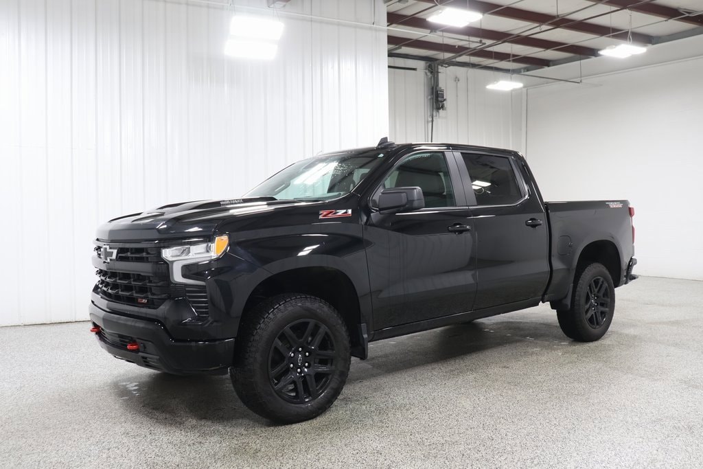 Used 2023 Chevrolet Silverado 1500 LT Trail Boss with VIN 3GCUDFE81PG133900 for sale in Hicksville, OH