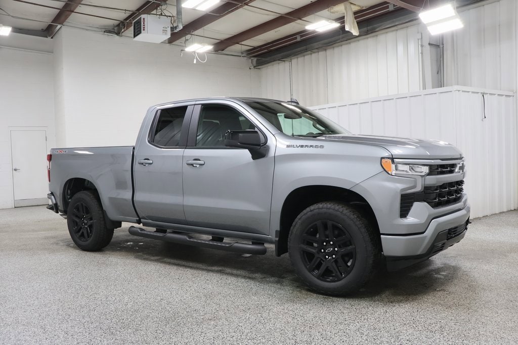 2026 Chevrolet Silverado Base's photo