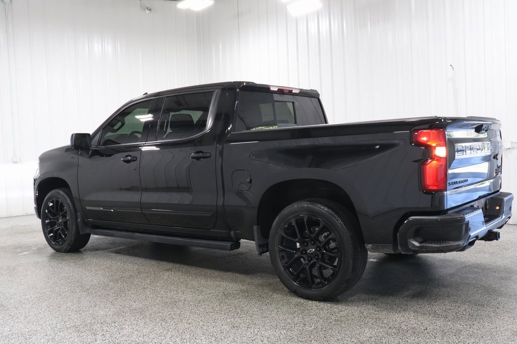 2024 Chevrolet Silverado 1500 High Country photo 4