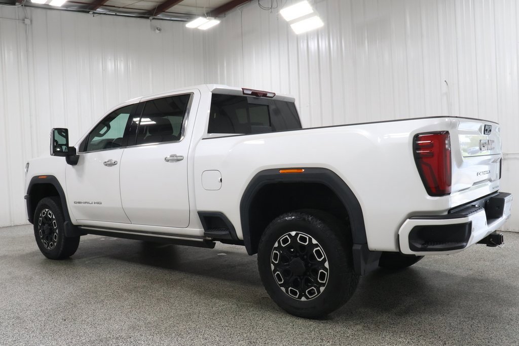 2024 Gmc Sierra 3500 HD Denali photo 3