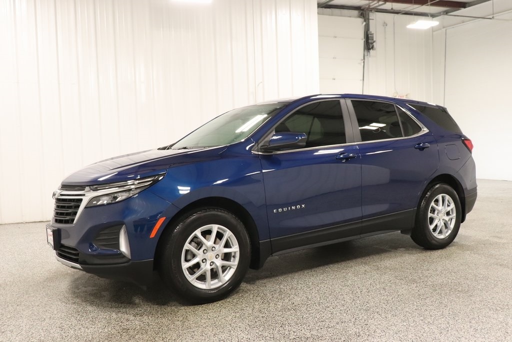 Used 2022 Chevrolet Equinox LT with VIN 3GNAXKEV1NL233208 for sale in Hicksville, OH