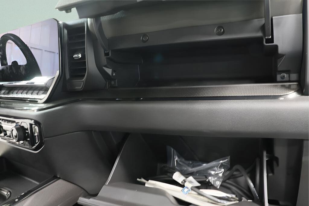 2024 Chevrolet Silverado 1500 ZR2 - Photo 29