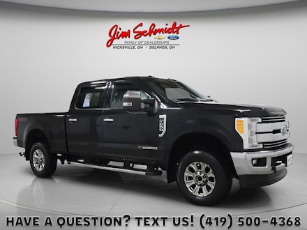 2017 Ford Super Duty F-250 SRW Lariat Truck Crew Cab