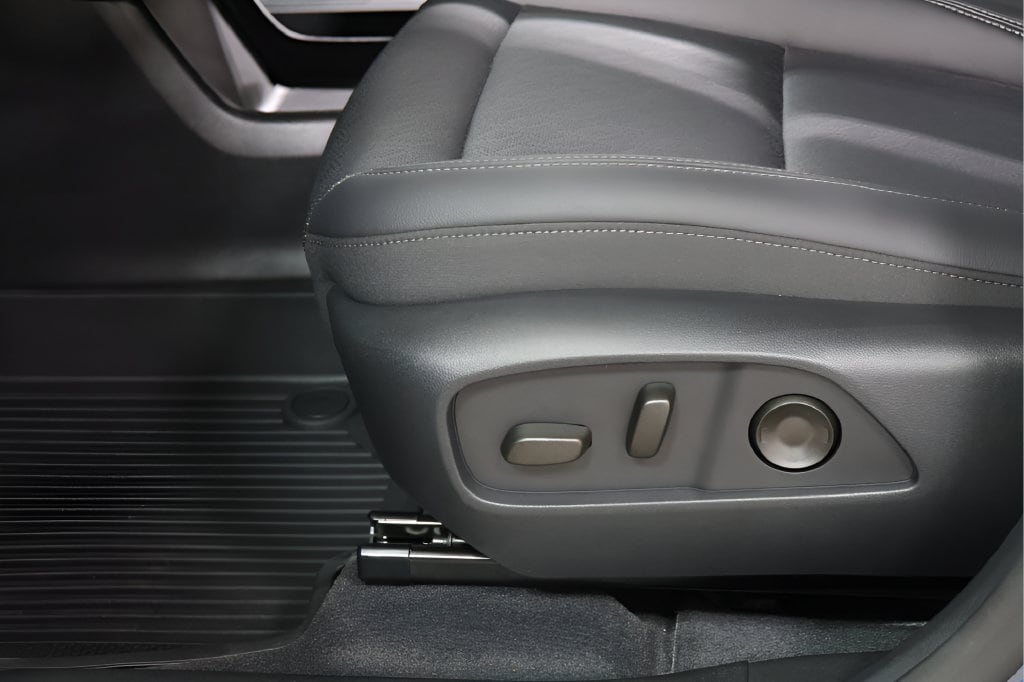 2027 Chevrolet Equinox LT - Photo 20