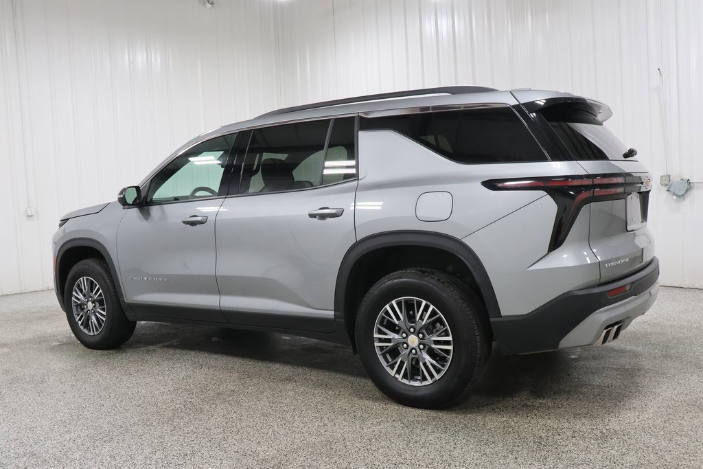 2024 Chevrolet Traverse photo 3