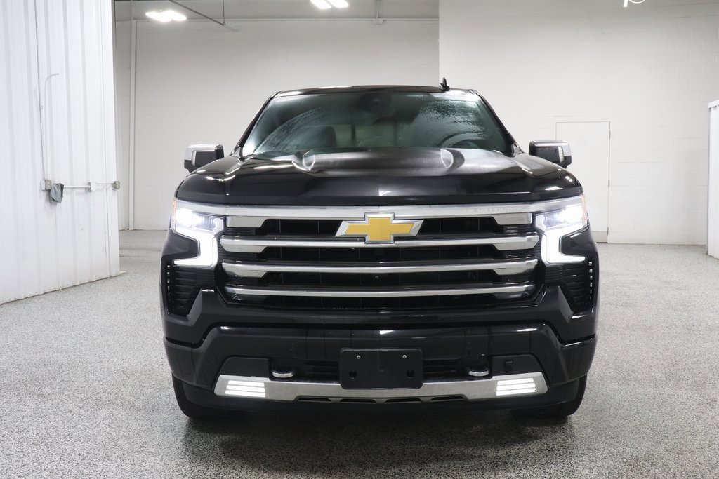 2023 Chevrolet Silverado 1500 High Country photo 3
