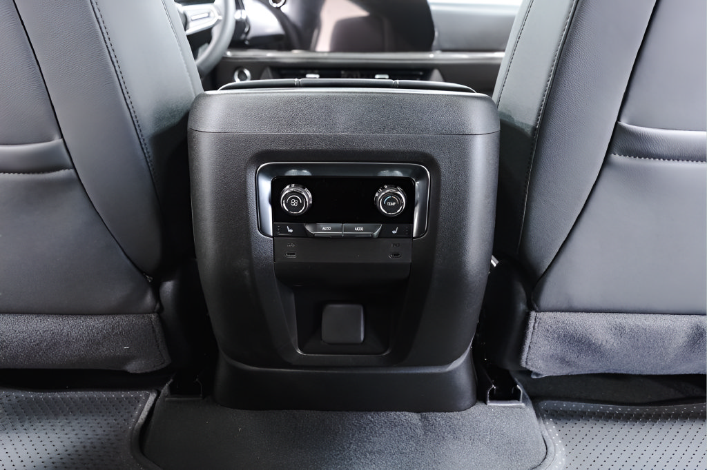 2026 Chevrolet Tahoe Premier - Photo 28