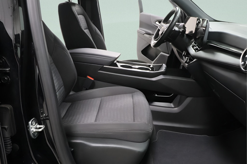 2025 Chevrolet Equinox LT - Photo 31