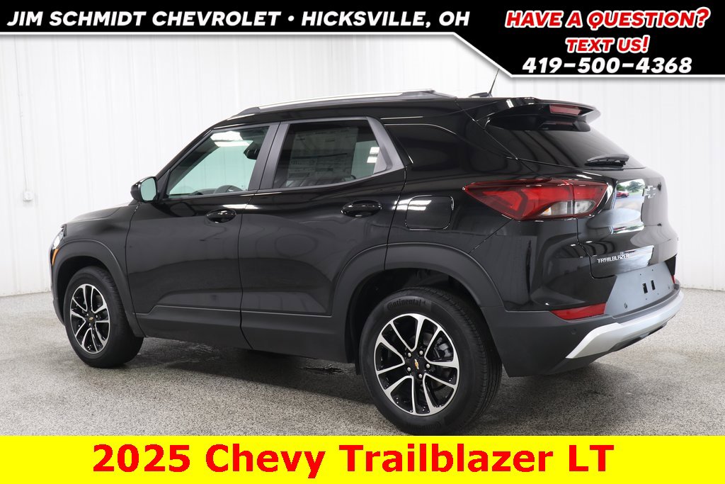 2025 Chevrolet Trailblazer LT photo 4