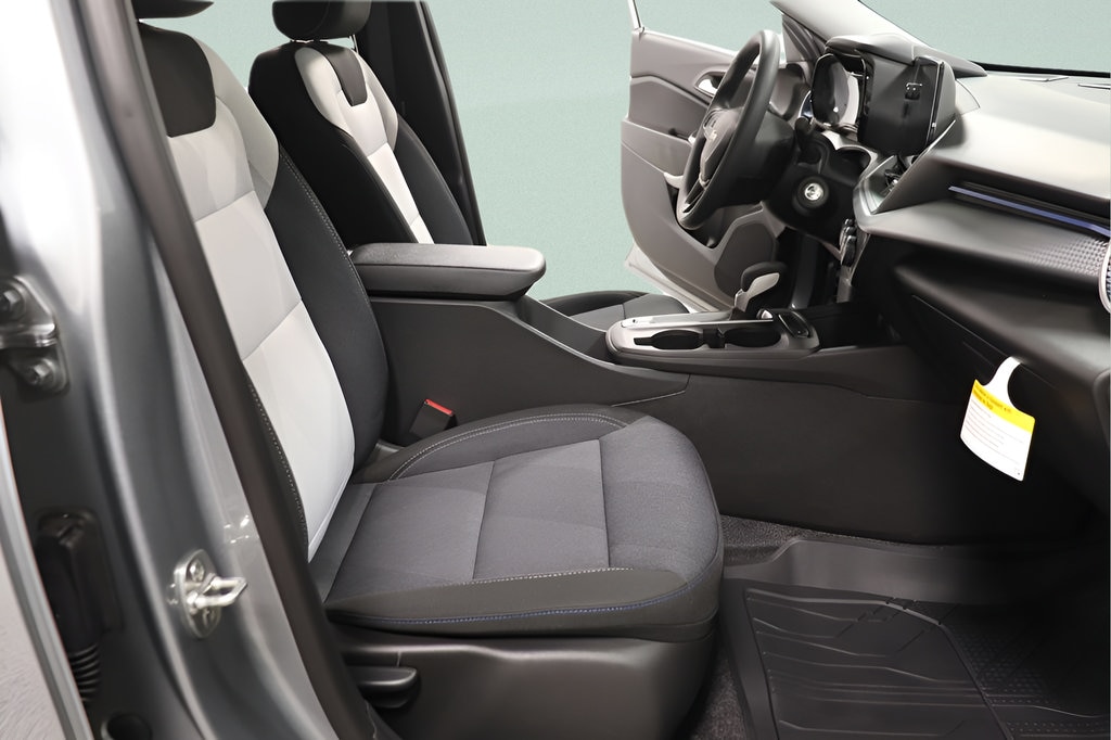 2026 Chevrolet Trax LS - Photo 28