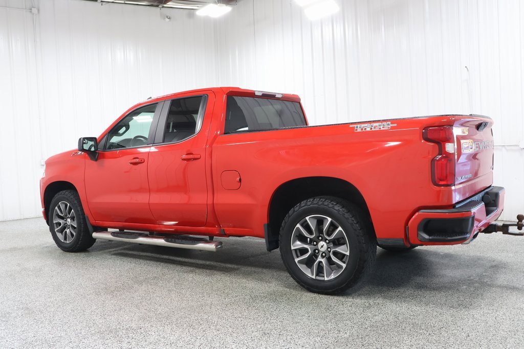 2020 Chevrolet Silverado RST photo 3