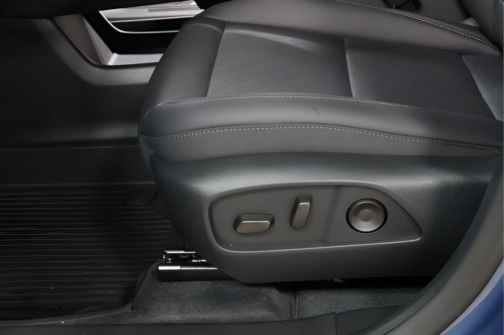 2026 Chevrolet Equinox LT - Photo 19