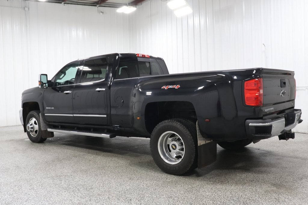 2016 Chevrolet Silverado LTZ photo 3